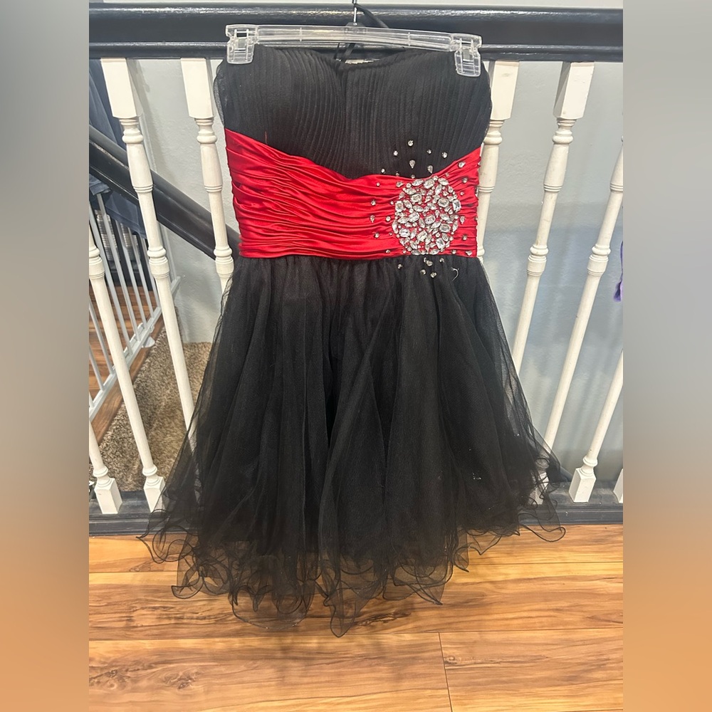 Beautiful Homecoming / Prom / Cocktail Dress
